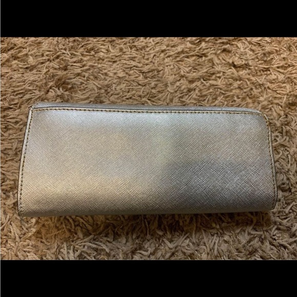 Michael Kors wallet - Picture 2 of 3